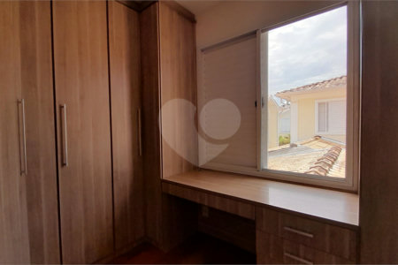 Casa à venda com 3 quartos, sendo 1 suíte, no condomínio Residencial Jardins, São Bernardo do Campo - SP