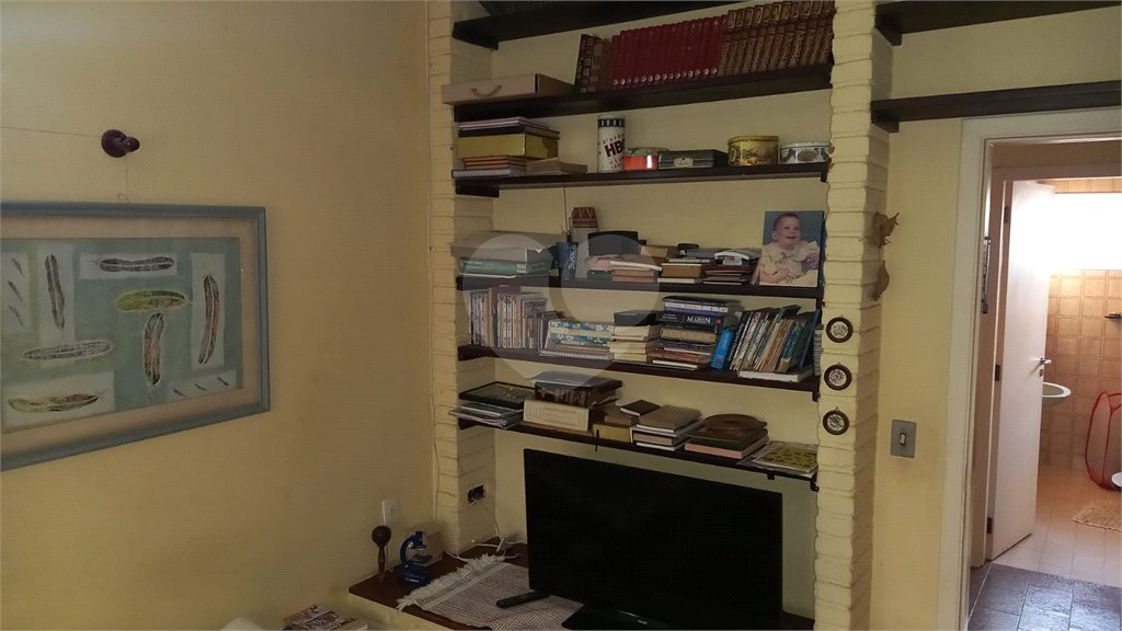 Casa à venda ou para alugar com 4 quartos, sendo 1 suíte, no Centro, Vinhedo, SP