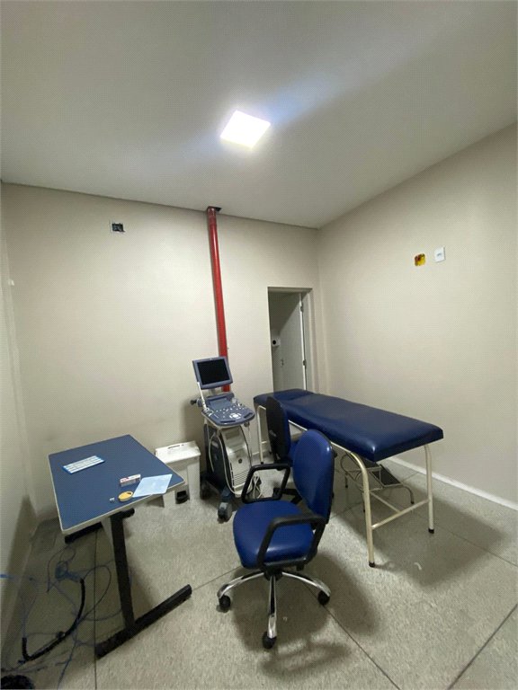 Salão Comercial para alugar em Vila Romanópolis, Ferraz de Vasconcelos, SP