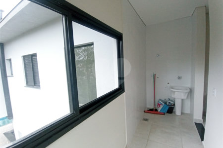 Casa à venda com 3 suítes no condomínio Reserva dos Jatobás, Louveira - SP