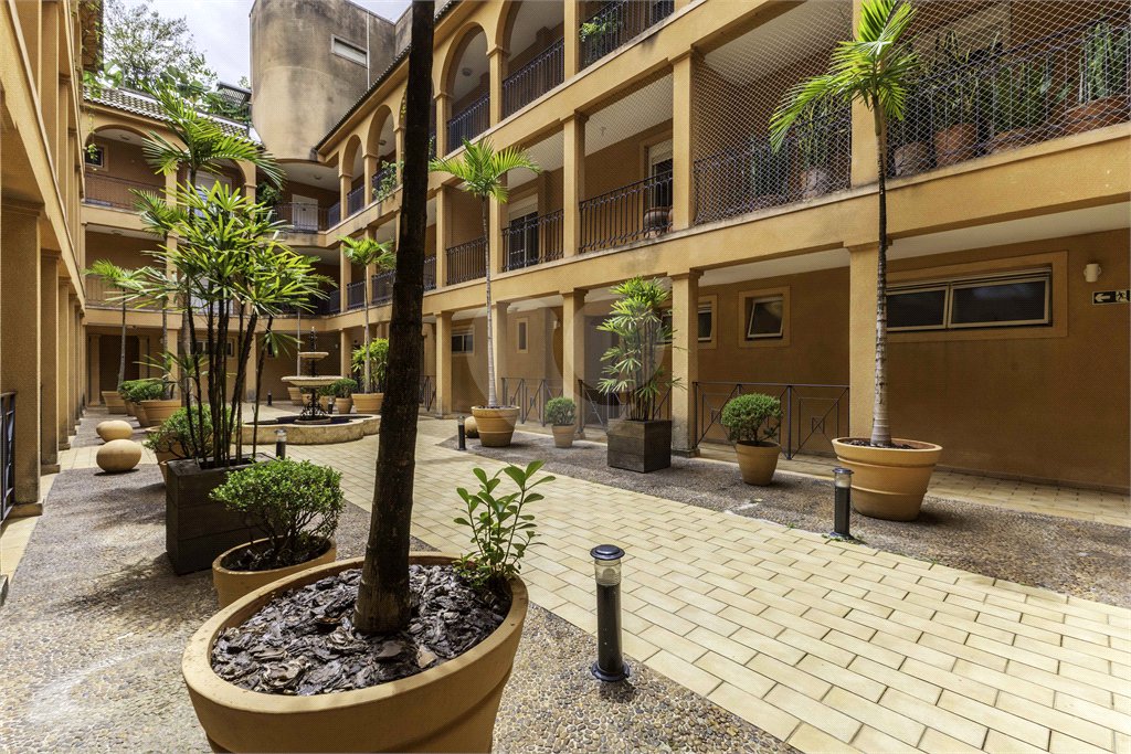 Duplex para alugar com 4 quartos, sendo 3 suítes, em Alto de Pinheiros, São Paulo, SP