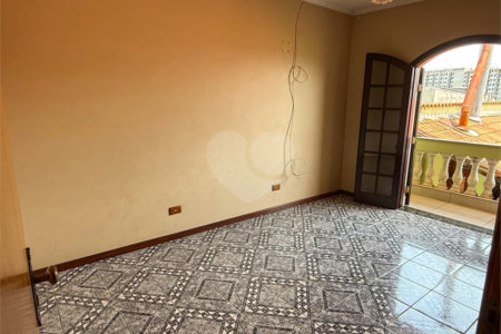 Sobrado à venda com 3 quartos, sendo 1 suíte, em Cidade Líder, São Paulo, SP