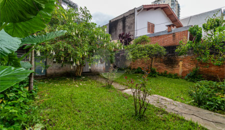 Sobrado à venda com 4 quartos, sendo 1 suíte,  em Campo Belo, São Paulo, SP