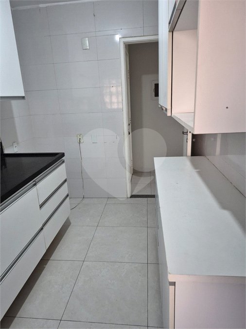 Apartamento à venda com 3 quartos, sendo 1 suíte,  em Cidade São Francisco, São Paulo, SP