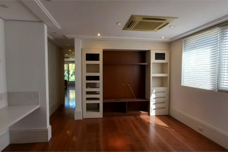 Sobrado à venda ou para alugar com 7 quartos, sendo 4 suítes, em Cidade Jardim, São Paulo, SP