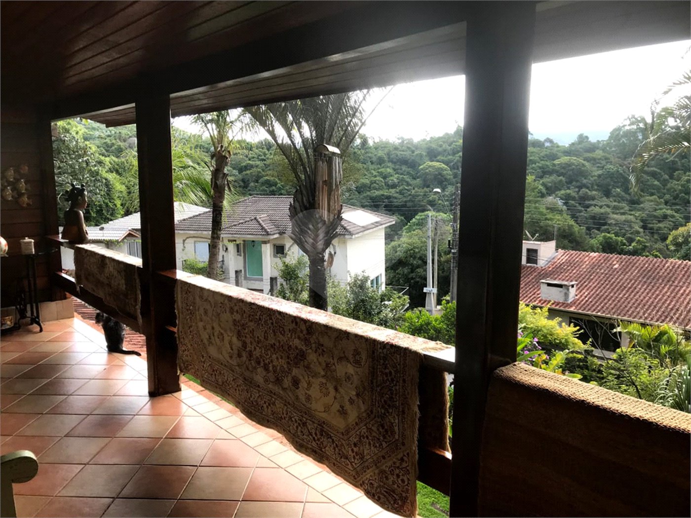 Casa à venda com 3 quartos, sendo 1 suíte, no condomínio Associação Reserva das Hortênsias, Mairiporã - SP