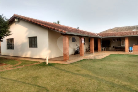 Chácara à venda com 2 quartos, sendo 1 suíte, em Estância Conceição, Itapetininga, SP
