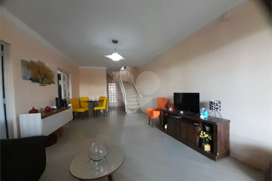 Sobrado à venda com 3 quartos, sendo 1 suíte,  em Saúde, São Paulo, SP