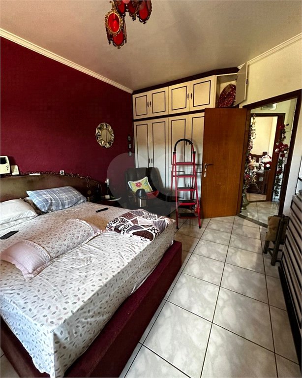 Sobrado à venda com 6 quartos, sendo 1 suíte, no Centro, Ponta Porã, MS