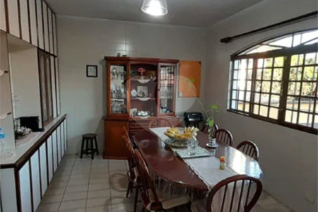 Sobrado à venda com 4 quartos, sendo 1 suíte, em Jardim Pinheiros, São Paulo, SP