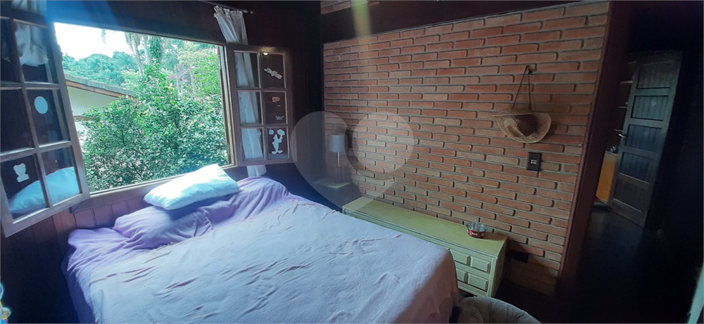 Casa à venda com 4 quartos, sendo 2 suítes, no condomínio Associação Reserva das Hortênsias, Mairiporã - SP