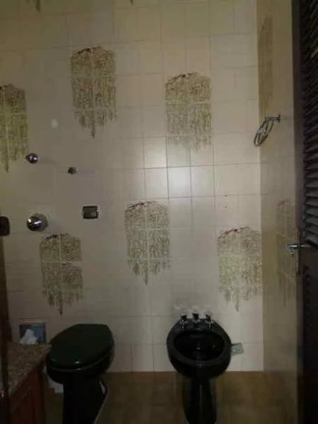Casa à venda com 3 quartos, sendo 1 suíte, em Jardim Londrina, São Paulo, SP