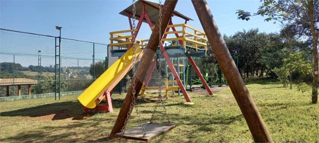Terreno à venda no condomínio Bosque dos Cambarás, Valinhos - SP