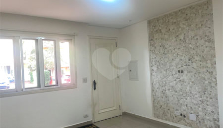 Casa à venda com 3 quartos, sendo 1 suíte,  no condomínio Vilagio Viccino, São Paulo - SP