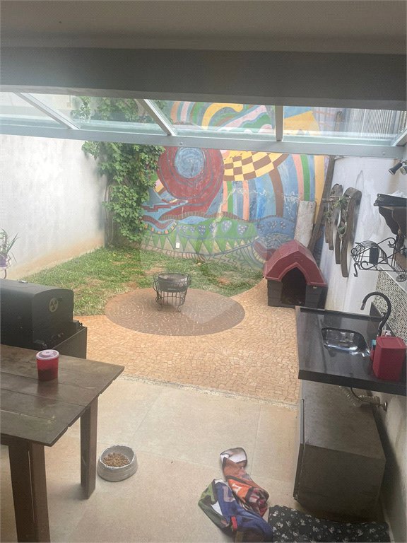 Sobrado à venda com 3 suítes em Horto, São Paulo, SP