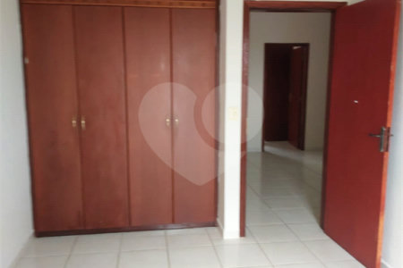 Sobrado à venda com 3 quartos, sendo 1 suíte,  em Jardim Regina, Indaiatuba, SP