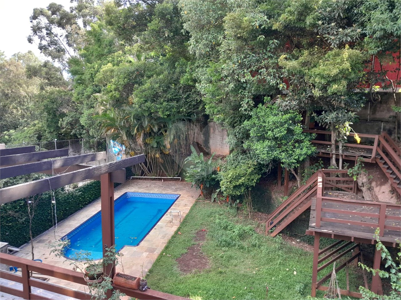 Sobrado à venda com 6 quartos, sendo 3 suítes, em Rolinópolis, São Paulo, SP