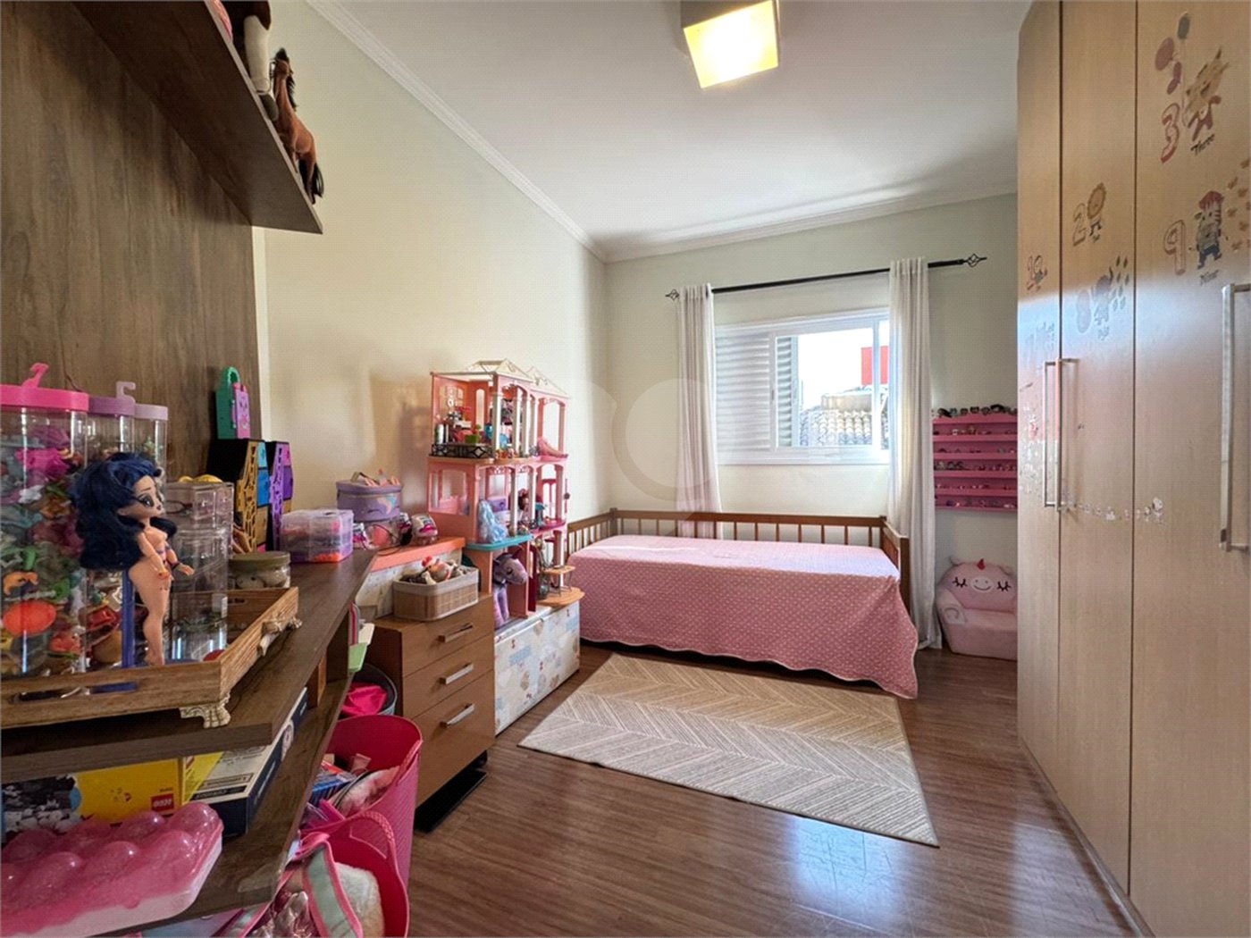 Casa à venda com 3 suítes no condomínio Terras de São Francisco, Vinhedo - SP