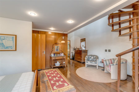 Casa à venda com 5 quartos, sendo 4 suítes, em Alto da Boa Vista, São Paulo, SP