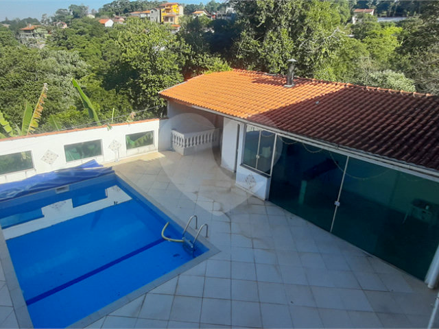 Sobrado à venda com 3 quartos, sendo 1 suíte,  em Serra da Cantareira, Mairiporã, SP