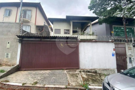 Sobrado à venda com 3 quartos, sendo 1 suíte, em Adalgisa, Osasco, SP