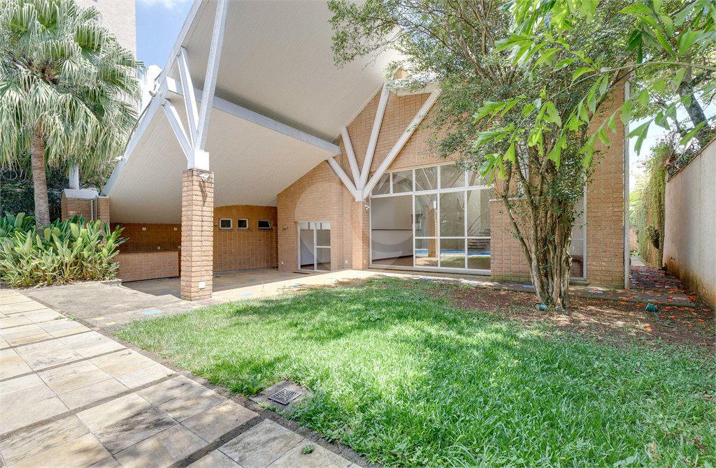 Casa Térrea à venda com 3 quartos, sendo 1 suíte, em Granja Julieta, São Paulo, SP