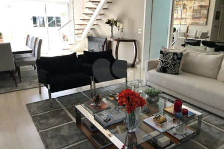 Apartamento à venda com 4 quartos, sendo 2 suítes, em Bosque da Saúde, São Paulo, SP