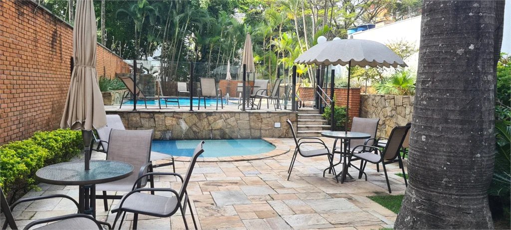 Apartamento à venda no Campo Belo com 110m², 03 dormitórios sendo 01 suite, 2 vagas - São Paulo/S