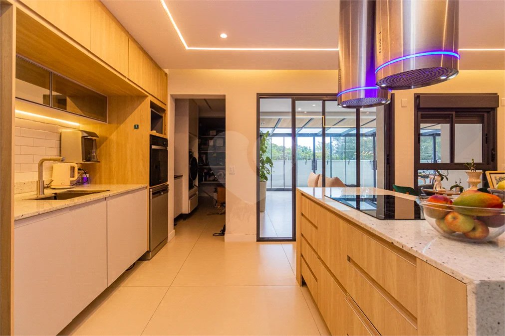 Apartamento 3 suítes 4 vagas 318m² a venda na Vila Sofia - São Paulo