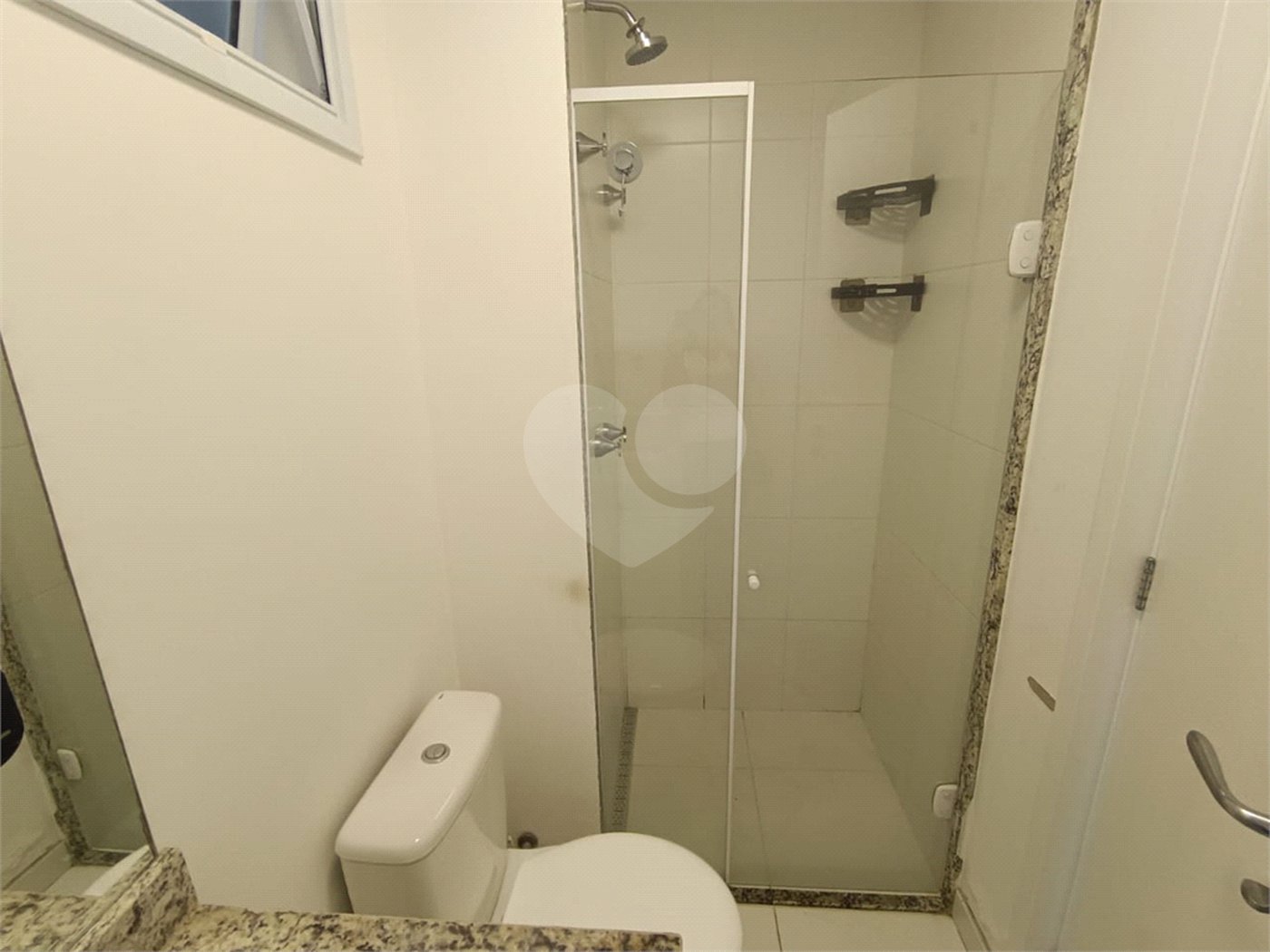 Apartamento à venda com 2 quartos, sendo 1 suíte,  em Bairro do Cambará, São Roque, SP