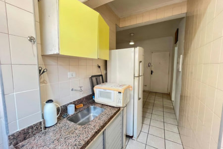 Apartamento na Quadra da Praia na Ponta da Praia – Andar Alto | Excelente Oportunidade em Santos!