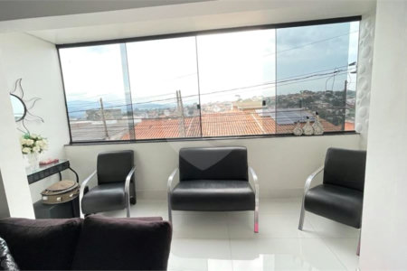 Casa à venda com 3 quartos, sendo 2 suítes,  em Jardim Imperial, Atibaia, SP