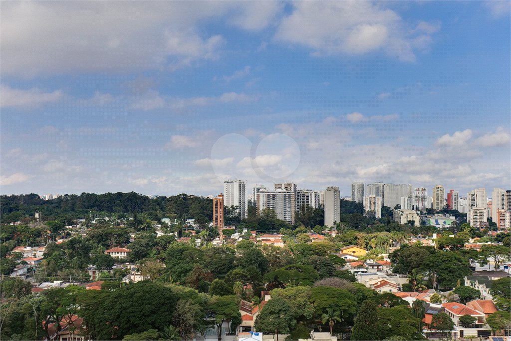 Apartamento à venda com 3 quartos, sendo 2 suítes,  em Alto da Boa Vista, São Paulo, SP