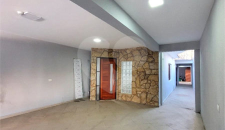 Sobrado à venda com 3 quartos, sendo 1 suíte,  em Jardim Ana Rosa, Suzano, SP