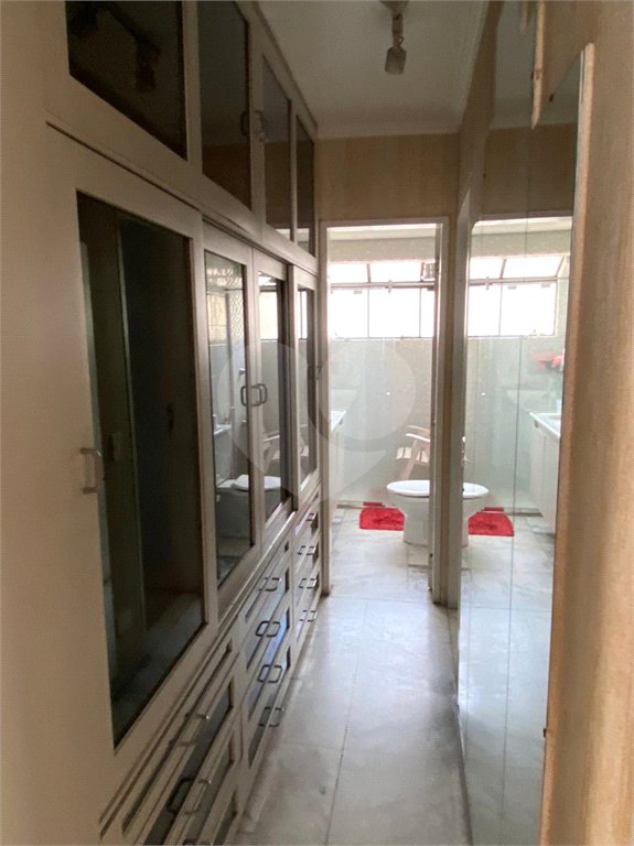 Apartamento à venda com 4 quartos, sendo 1 suíte, em Campo Belo, São Paulo, SP
