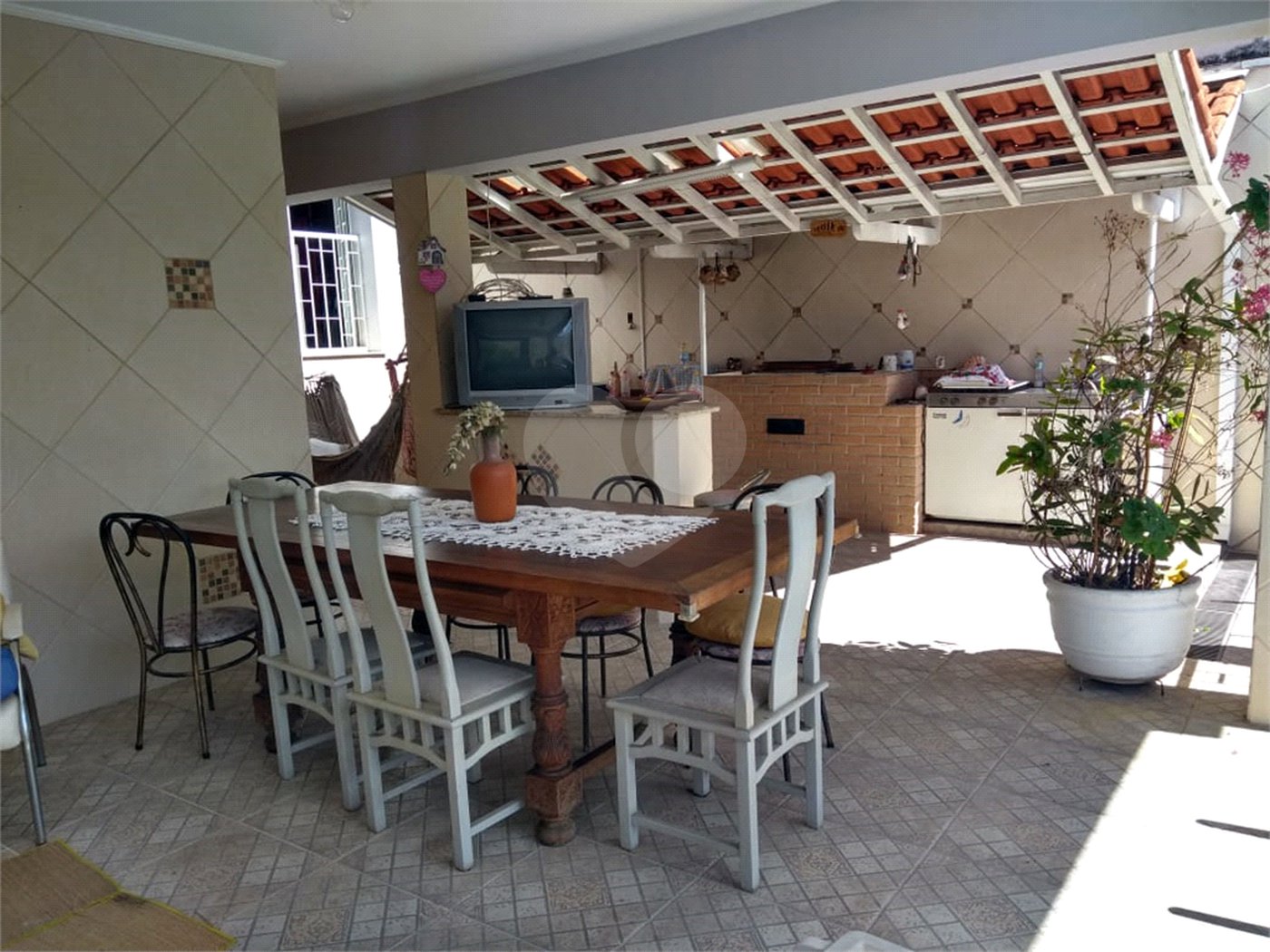 Casa à venda com 5 quartos, sendo 3 suítes,  em Vila Oliveira, Mogi das Cruzes, SP