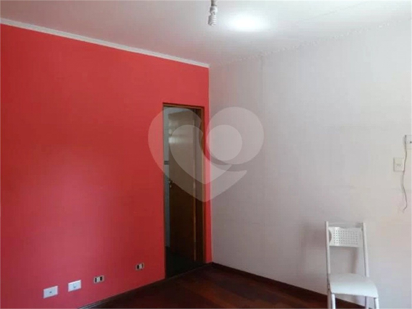 Casa à venda com 4 quartos, sendo 2 suítes, em Horto, São Paulo, SP