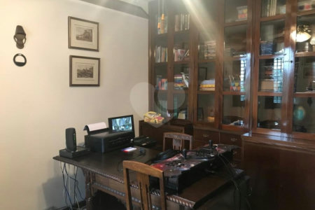 Casa à venda com 5 quartos, sendo 2 suítes,  em Jardim Everest, São Paulo, SP