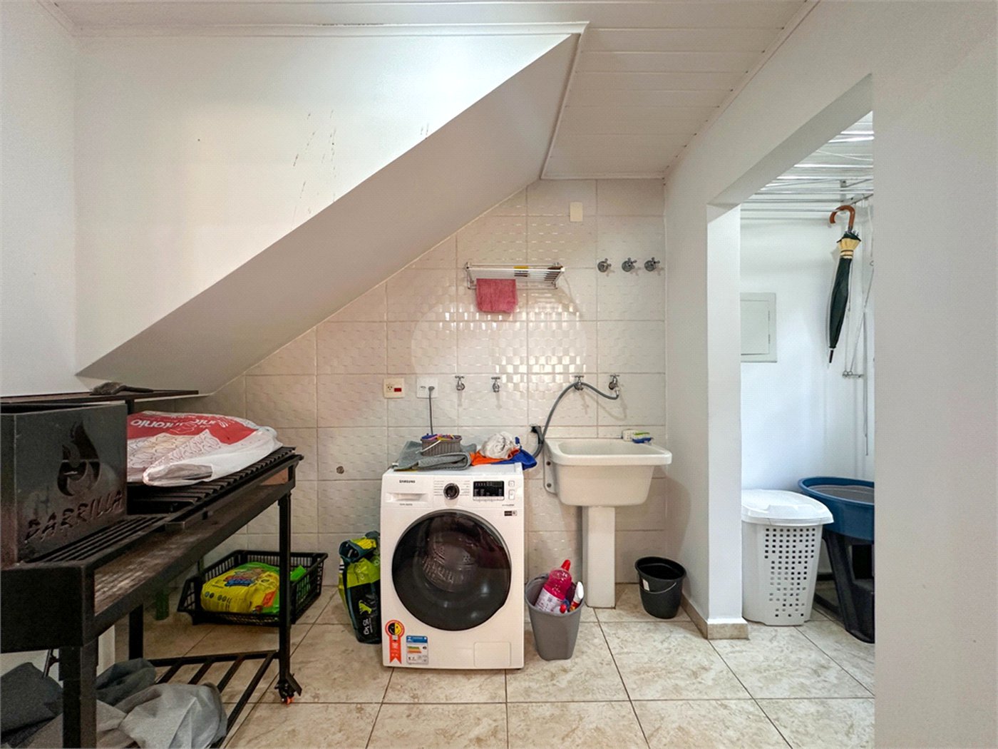 Casa à venda com 3 quartos, sendo 1 suíte,  no condomínio Barão do Triunfo, São Paulo - SP
