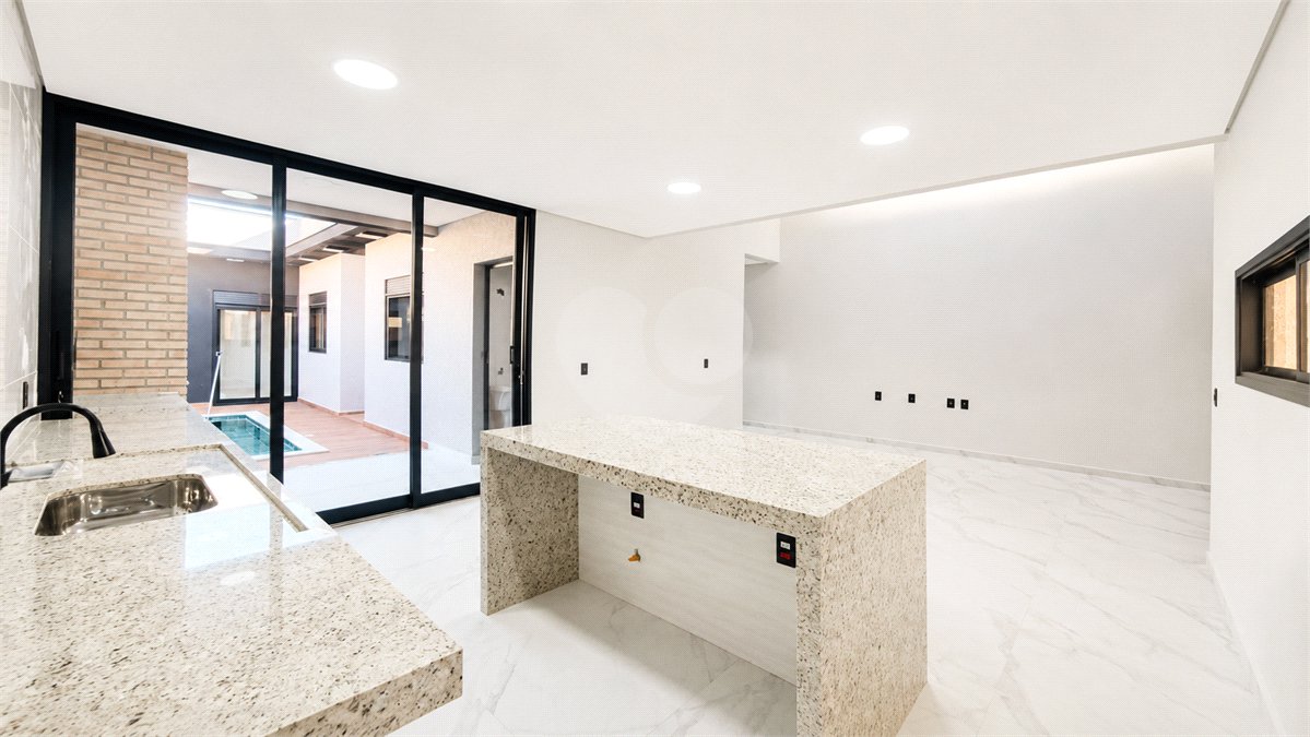 Casa à venda com 3 quartos, sendo 1 suíte, no condomínio Jardim Residencial Villagio Ipanema I, Sorocaba - SP