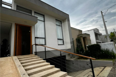 Casa à venda com 4 quartos, sendo 3 suítes, no condomínio Mosaico Essence, Mogi das Cruzes - SP