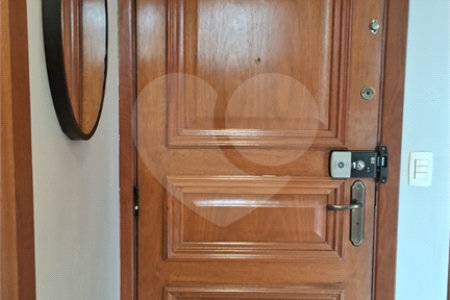 Apartamento a venda na Aclimação com 4 dormitórios e 2 vagas.