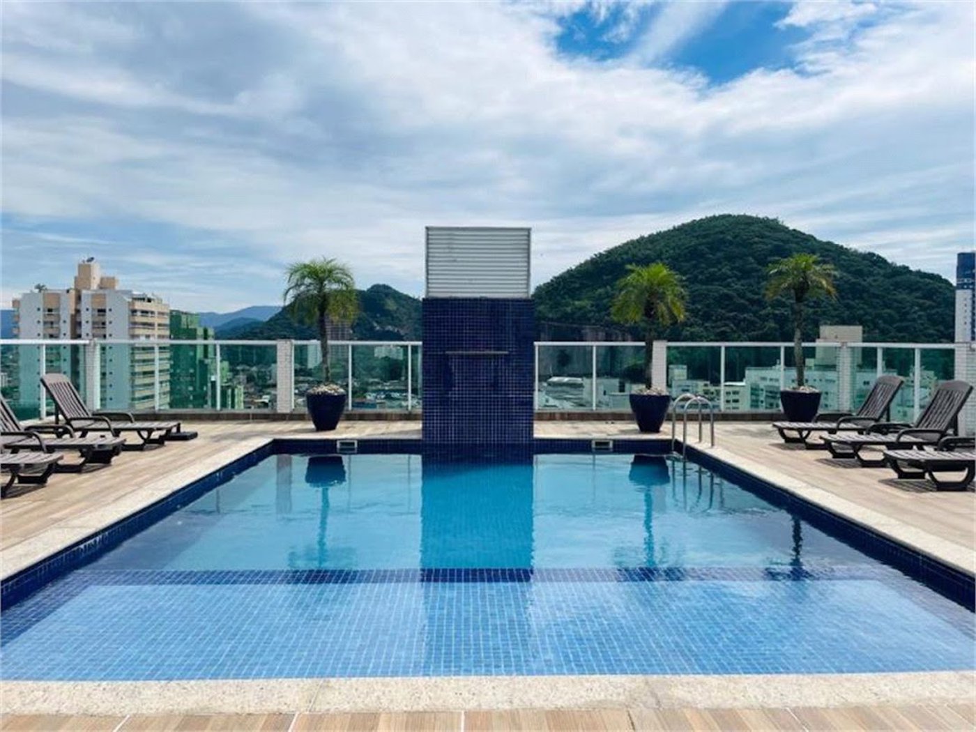 Apartamento Residencial à venda, Itararé, São Vicente - AP1404.