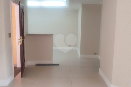 Casa à venda com 4 quartos, sendo 2 suítes,  no condomínio Lake Louise, São Paulo - SP