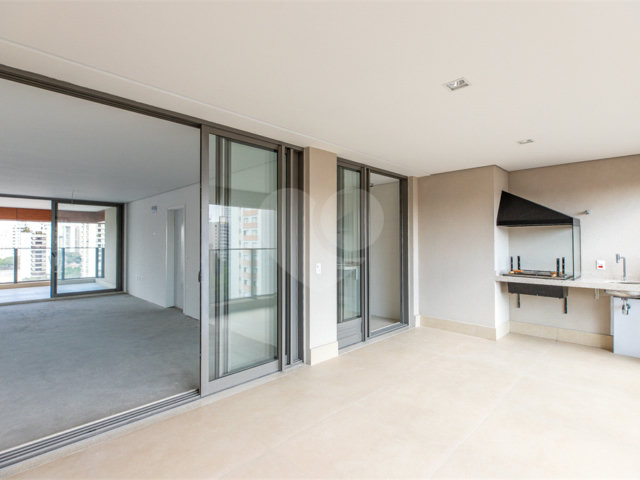 Apartamento à venda com 4 suítes em Campo Belo, São Paulo, SP