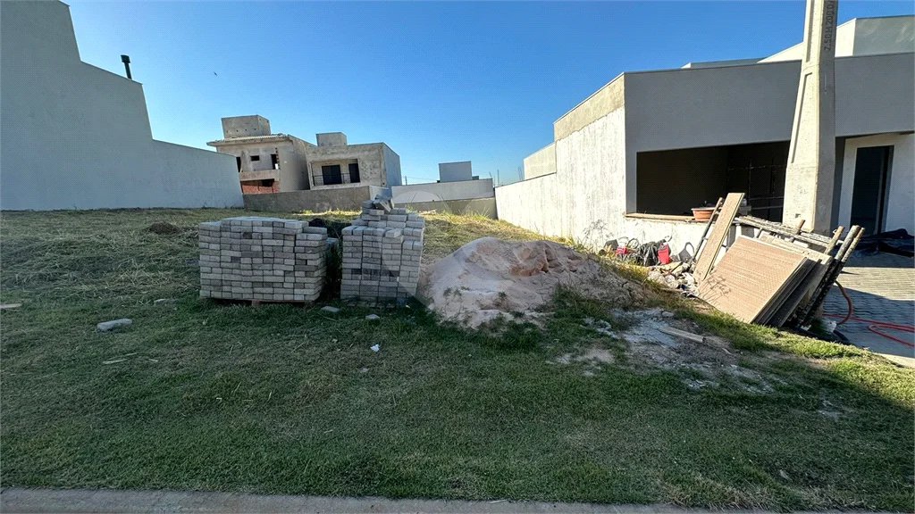 Terreno à venda no bairro Ondinhas, Condomínio Soleil em Piracicaba/SP.