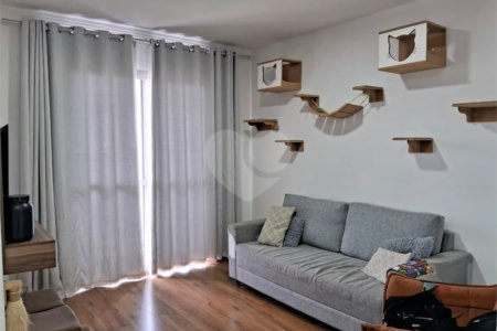 Apartamento à venda com 3 quartos, sendo 1 suíte,  em Jardim Simus, Sorocaba, SP