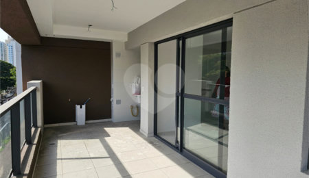 Apartamento à venda com 3 quartos, sendo 1 suíte,  em Alto da Boa Vista, São Paulo, SP