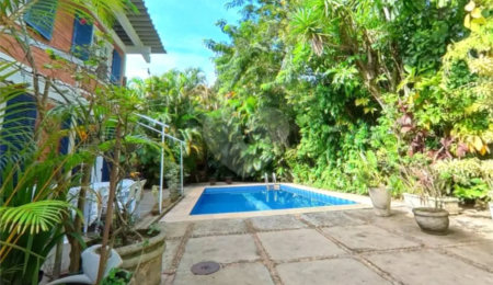 Casa à venda com 4 quartos, sendo 2 suítes,  em Jardim Botânico, Rio de Janeiro, RJ