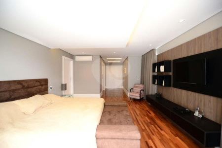 Casa à venda com 5 suítes no condomínio Residencial Tamboré 2, Santana de Parnaíba - SP